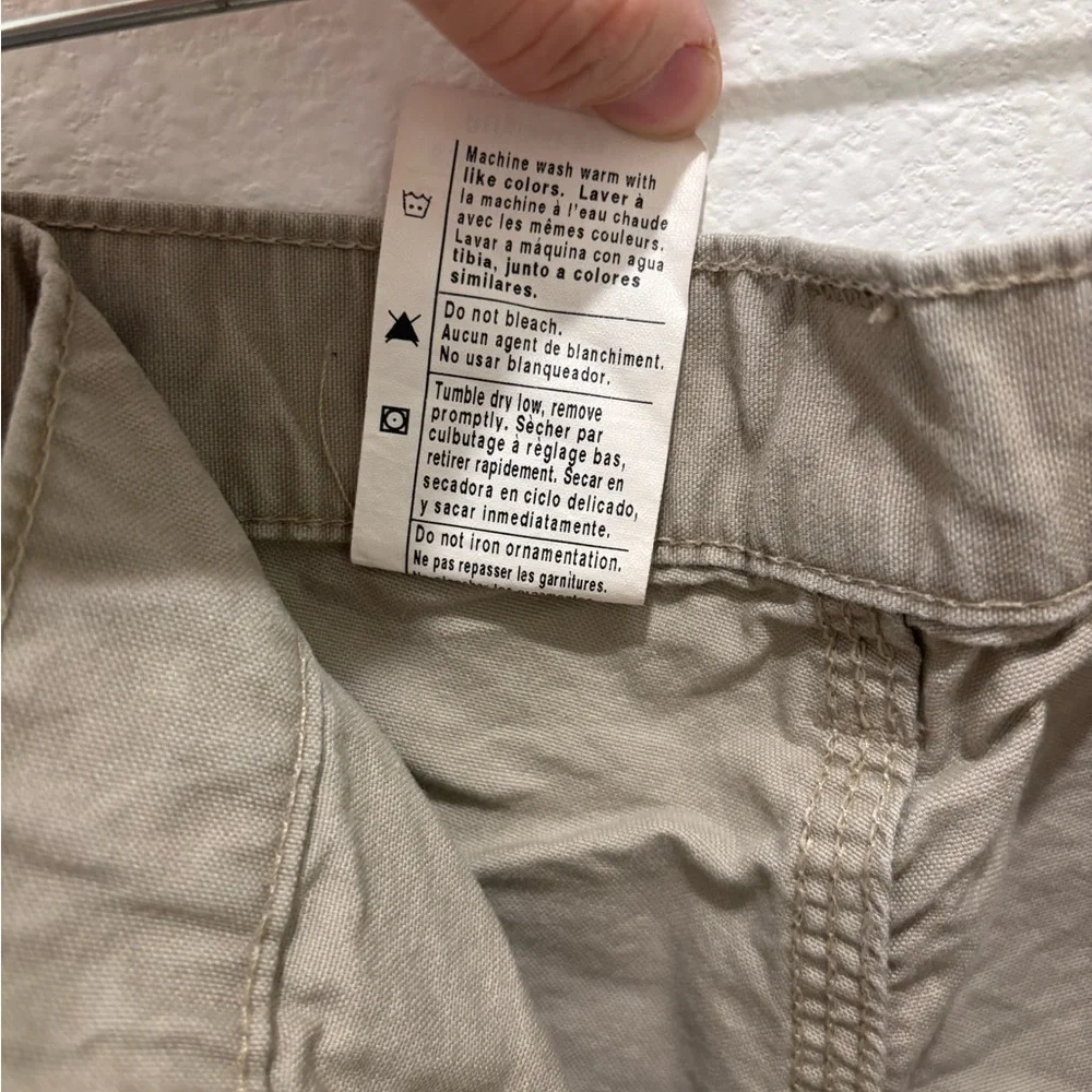 Carhartt Men's Beige Cargo Shorts - Picture 6 of 6